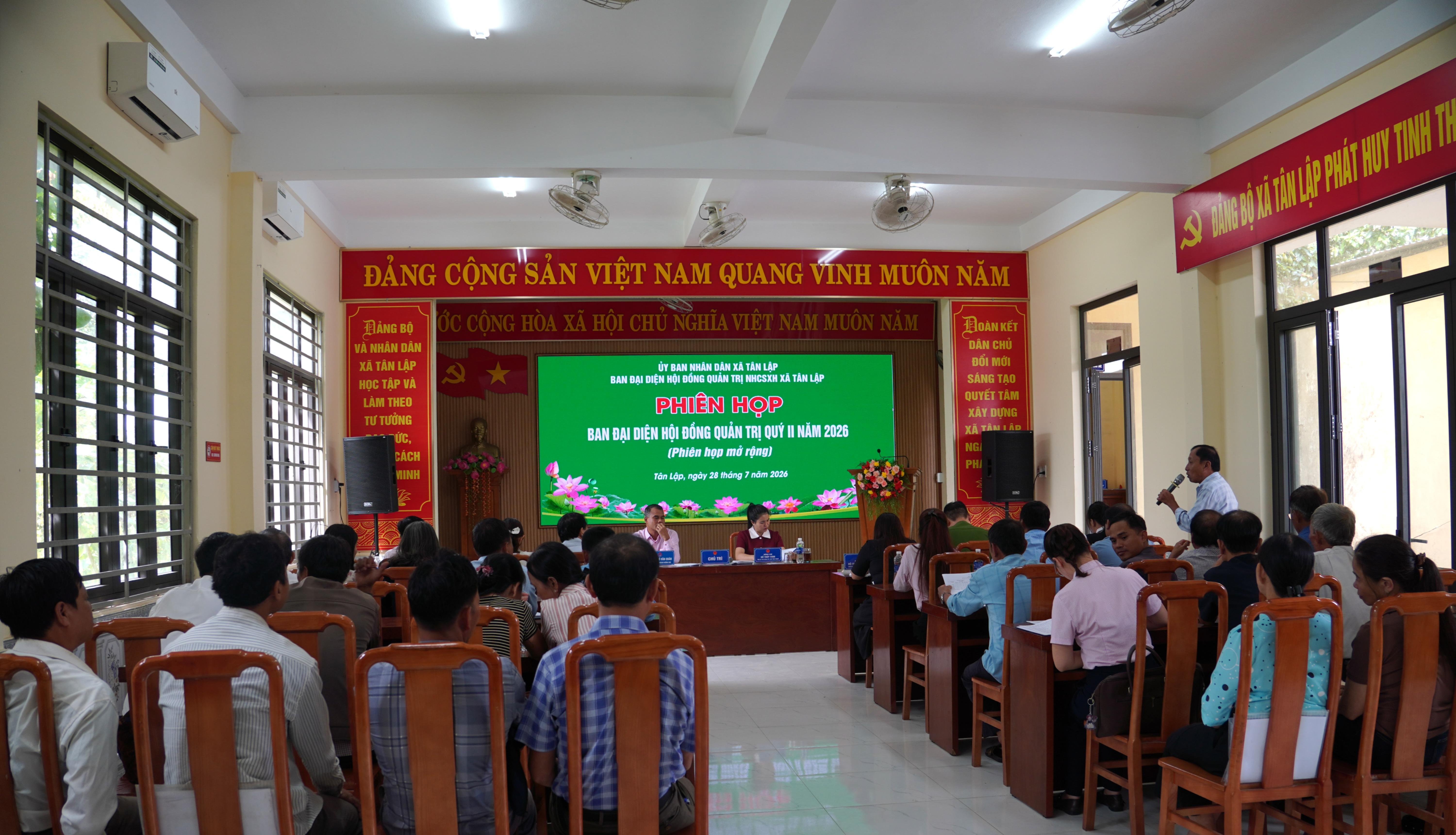 Họp Ban đại diện HĐQT Ngân hàng Chính sách xã hội xã Tân Lập đánh giá kết quả hoạt động 6 tháng...