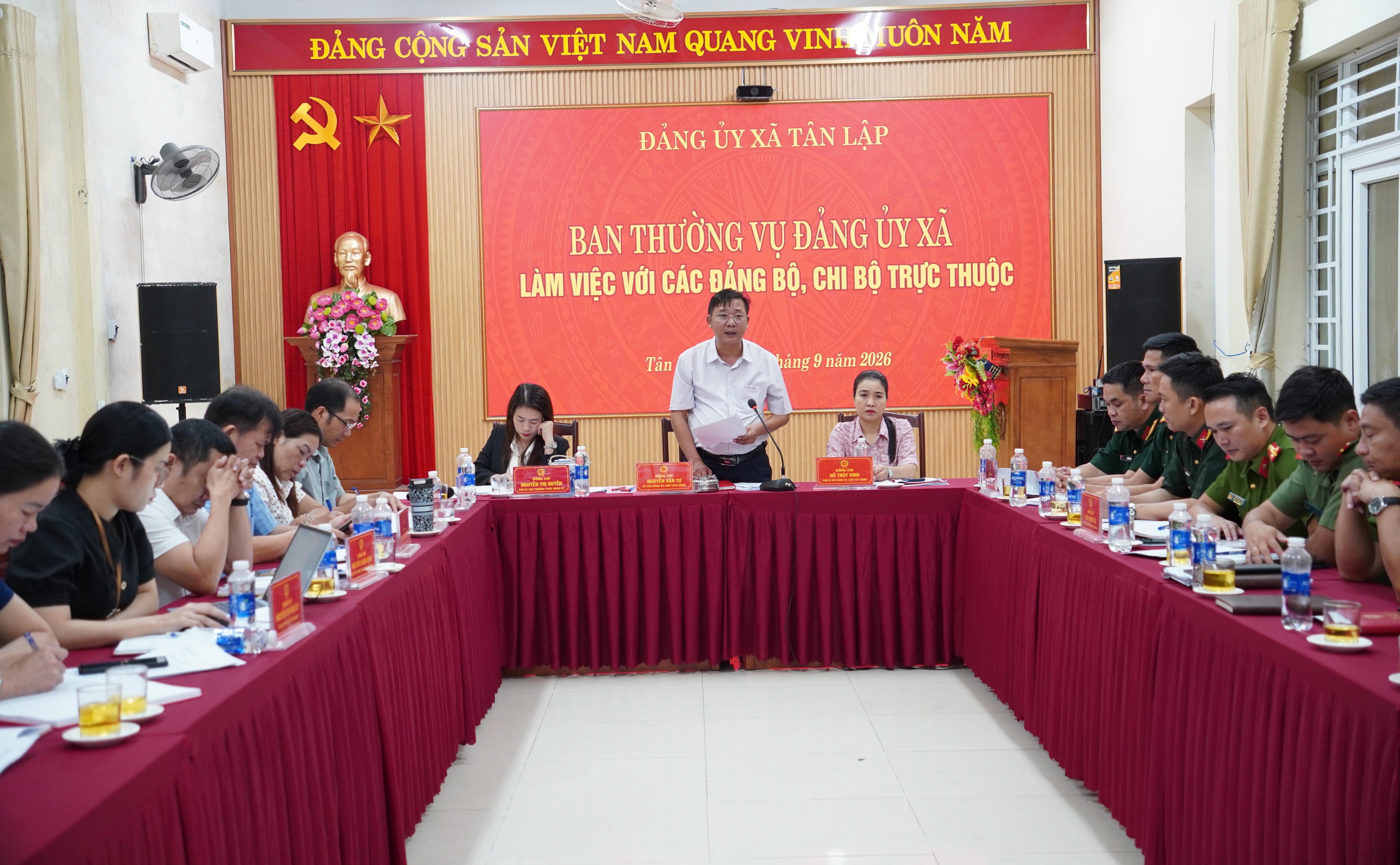 Ban Thường vụ Đảng ủy xã làm việc với các đơn vị Công an, Quân sự và Y tế xã