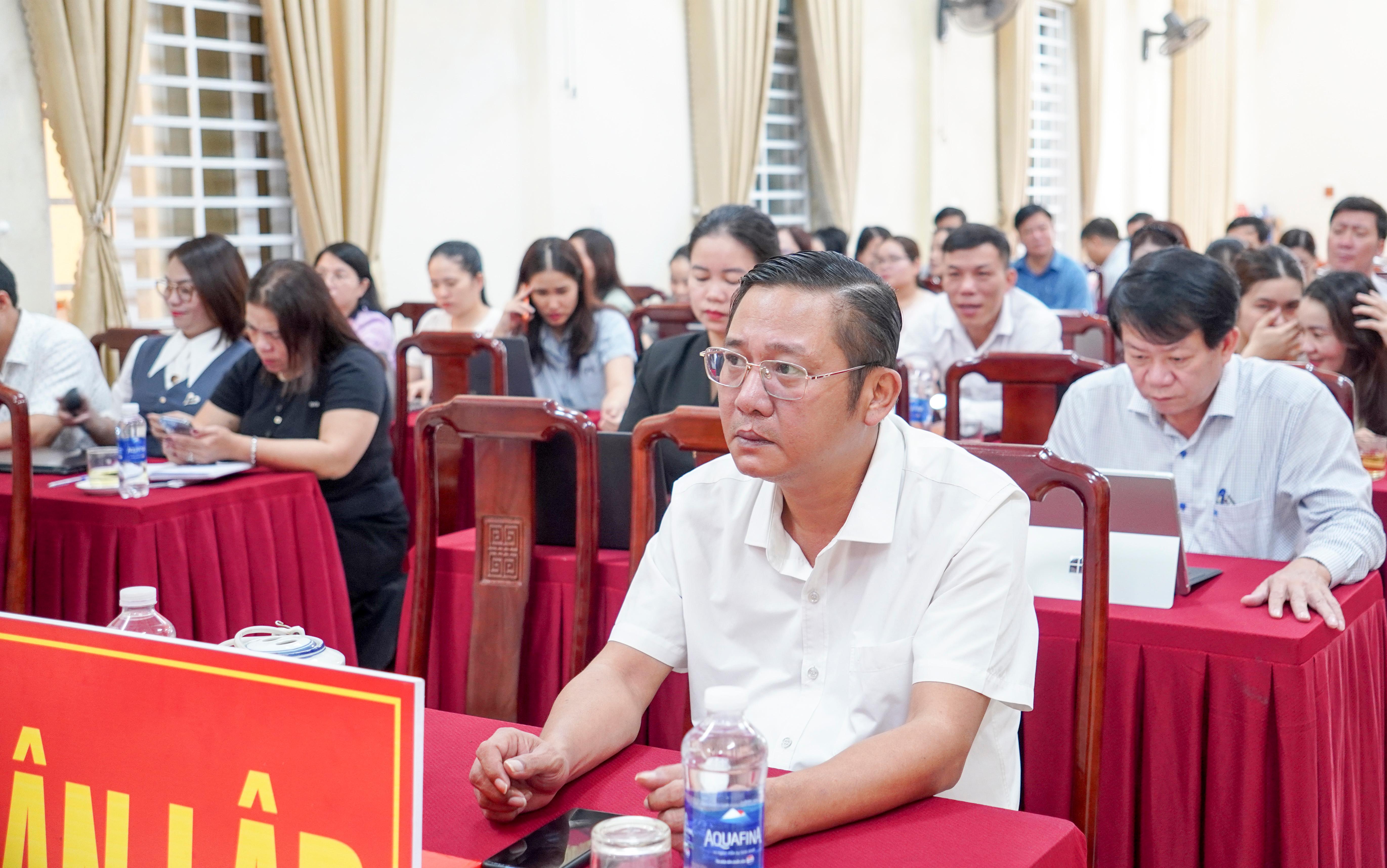Đảng ủy xã Tân Lập tham dự hội nghị trực tuyến quán triệt các nghị quyết, chỉ thị của Bộ Chính trị