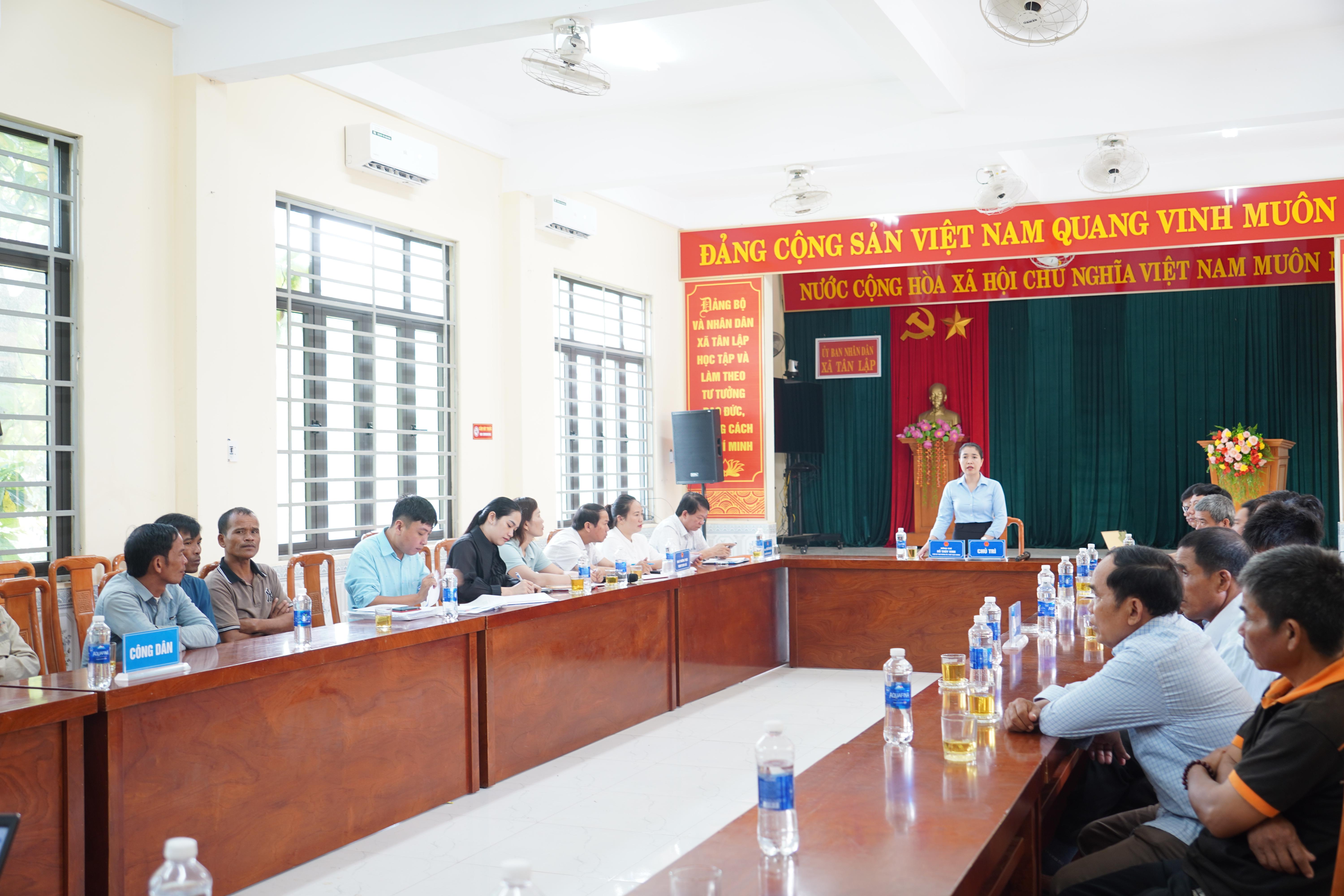Làm việc với các hộ dân liên quan công tác bồi thường, hỗ trợ, giải phóng mặt bằng tuyến đường Tân...